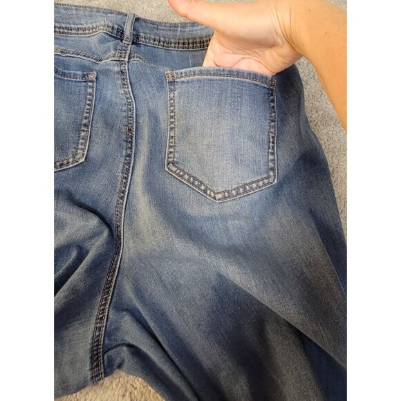 C Est. 1946 Denim Shorts. Size: 16W - Picture 14 of 15